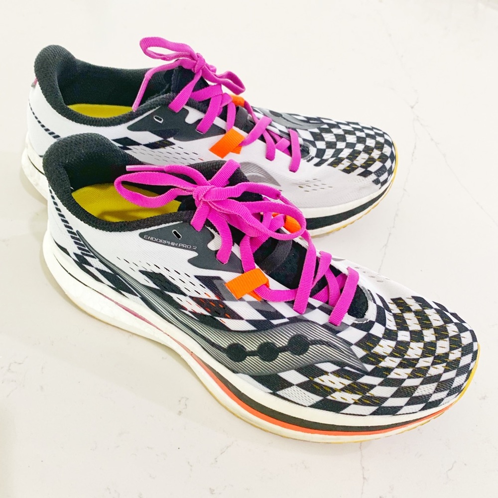 Womens Saucony Endorphin series size 9 very lightweight